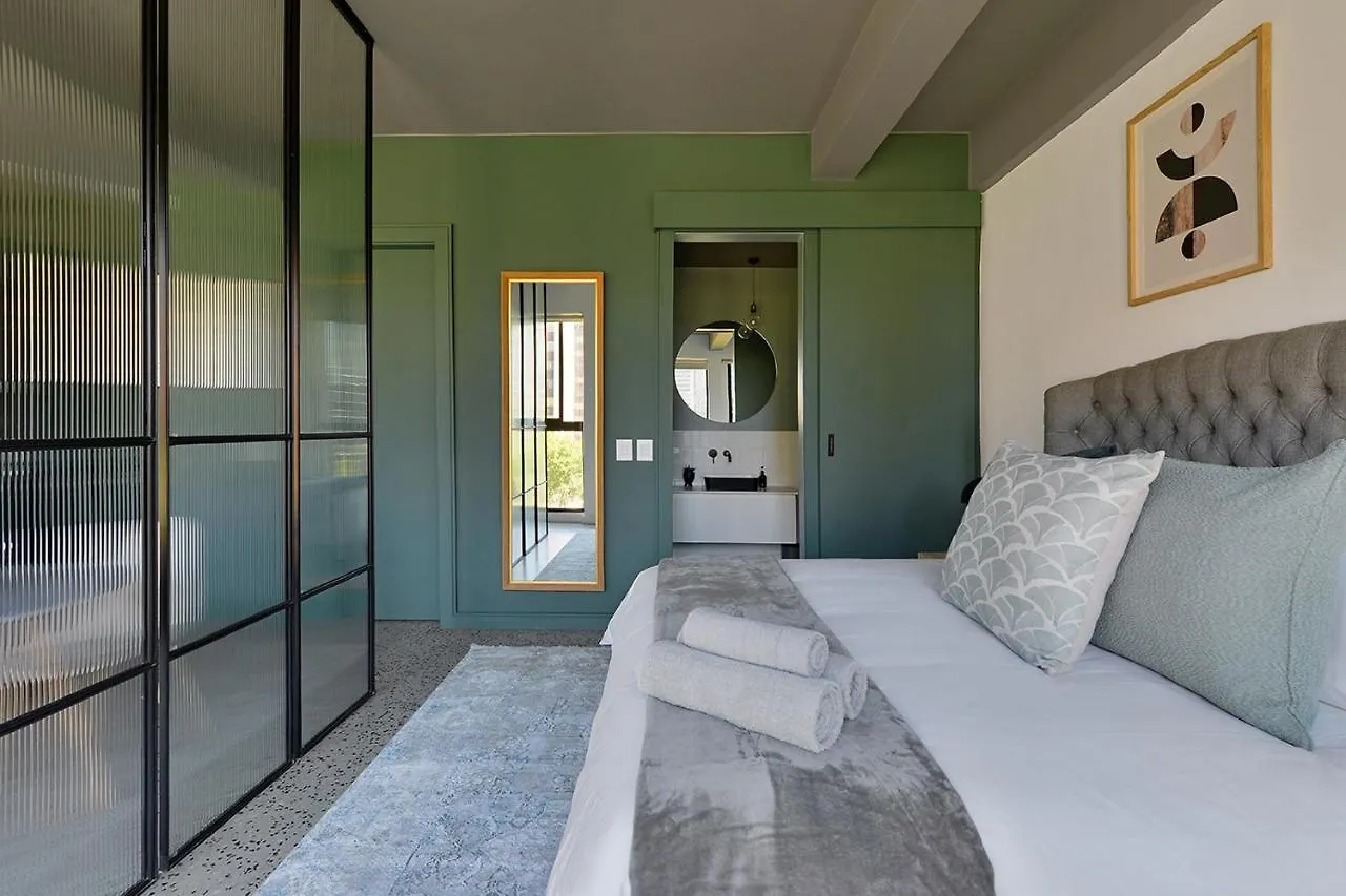 Lily - Modern City Apt With Views! Cape Town